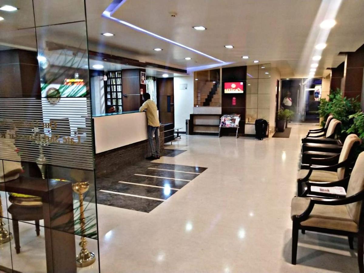 Suvarna Regency 哈桑 外观 照片